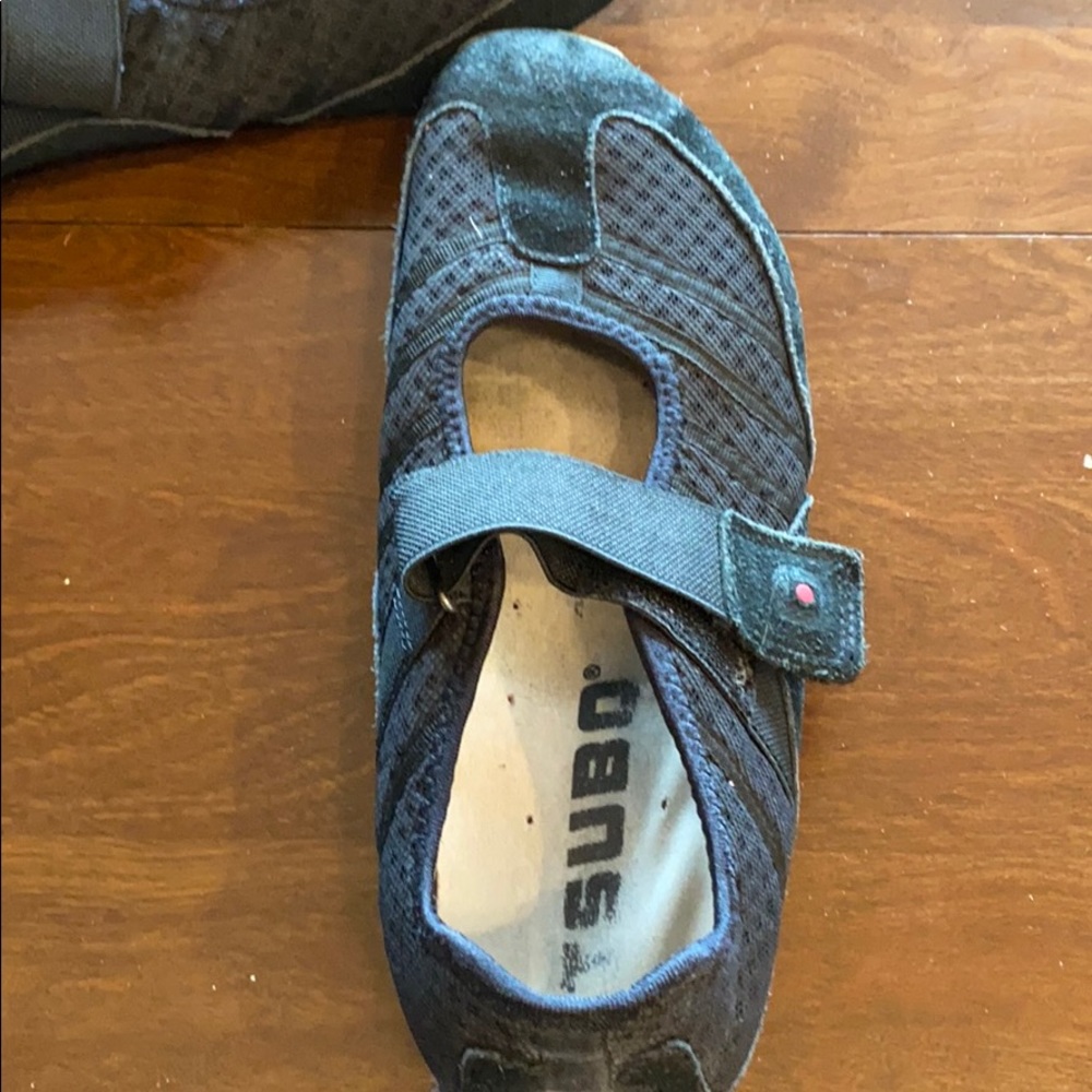 Sneaker - Picture 2 of 5
